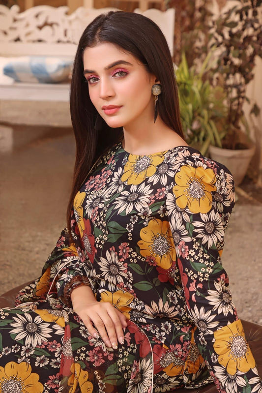 Women's Unstitched 3 Pcs Khaddar Digital Print Suit