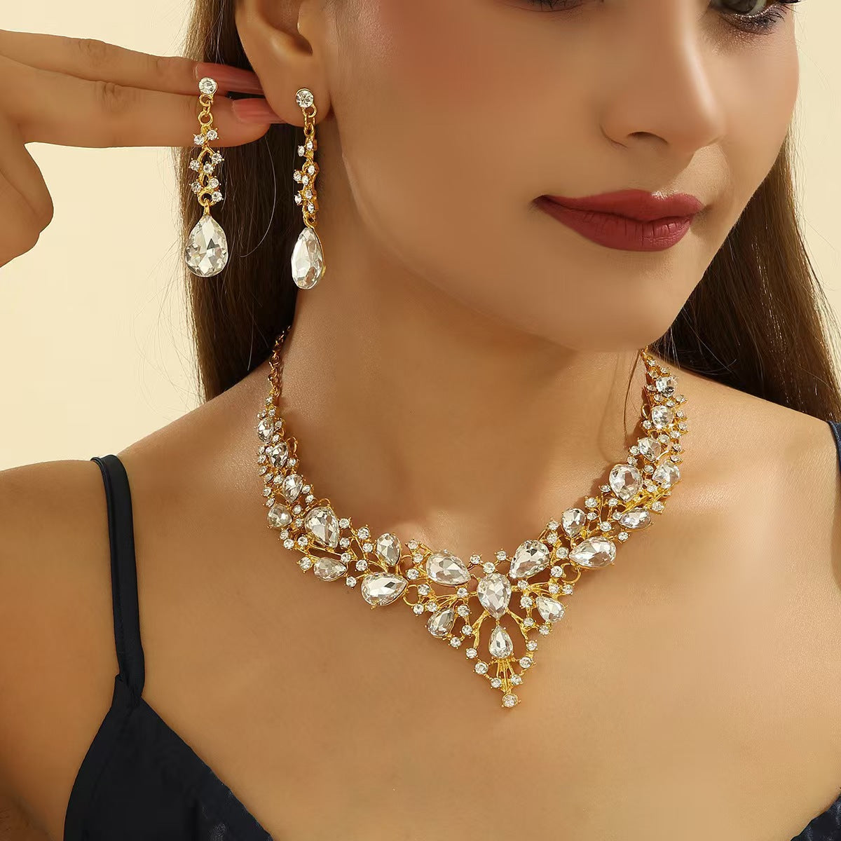 Water Drop Diamond-Encrusted Luxury Bridal Necklace Two-Piece Set
